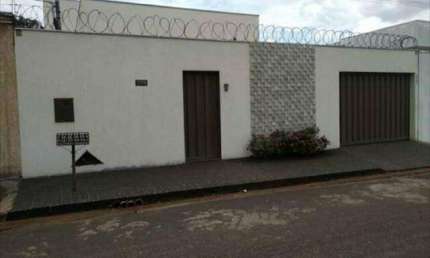 CASA RESIDENCIAL à venda, 2 quartos, 1 suíte, 4 vagas, Jardim Europa - Uberlândia/MG