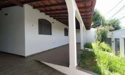 CASA RESIDENCIAL à venda, 4 quartos, 1 suíte, 2 vagas, Jardim Brasília - Uberlândia/MG