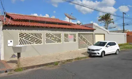 CASA RESIDENCIAL à venda, 3 quartos, 1 suíte, 3 vagas, JARDIM PATRICIA - Uberlândia/MG