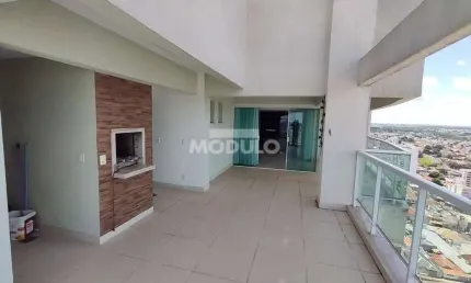Cobertura com 3 quartos para alugar na Avenida Cesário Alvim, --, Centro, Uberlândia