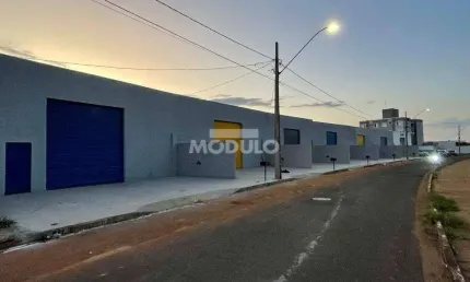 Barracão / Galpão / Depósito para alugar na Avenida Ministro Homero Santos, --, Shopping Park, Uberlândia
