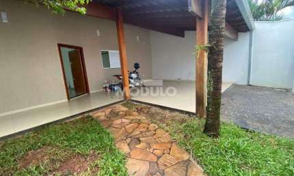 Casa residencial para locação no Bairro Granada com 3 quartos
