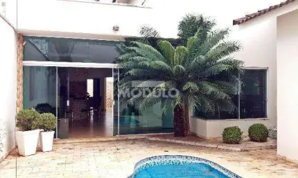 Casa residencial para locação no Bairro Santa Mônica com 3 suítes