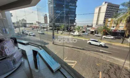 Casa para alugar na Avenida João Naves de Ávila, --, Centro, Uberlândia