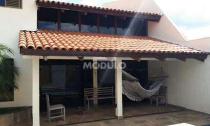 CASA RESIDENCIAL à venda, 3 quartos, 3 suítes, 3 vagas, Santa Mônica - Uberlândia/MG