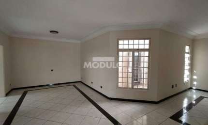 CASA RESIDENCIAL à venda, 7 quartos, 1 suíte, 5 vagas, Santa Mônica - Uberlândia/MG