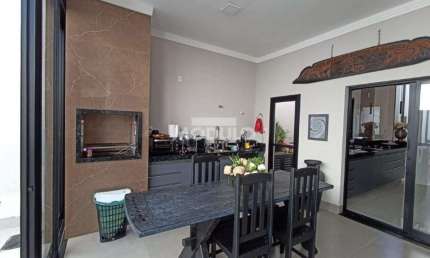 Casa com 2 quartos à venda na Rua José Humberto Alcântara, --, Alto Umuarama, Uberlândia