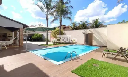Exelente Casa com Fino Acabamento No Jardim Karaiba