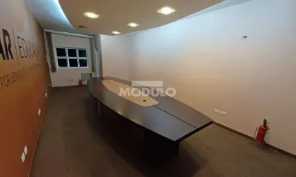 Prédio para alugar na Avenida João Pinheiro, --, Centro, Uberlândia
