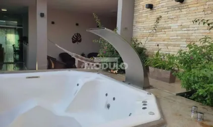 Casa com 3 quartos à venda na Rua do Engenheiro, --, Planalto, Uberlândia