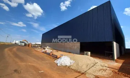 Barracão Comercial para locação no Bairro Centro Empresarial Leste lll