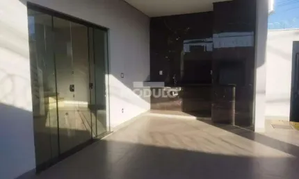 Casa com 3 quartos à venda na Rua Elba, --, Laranjeiras, Uberlândia