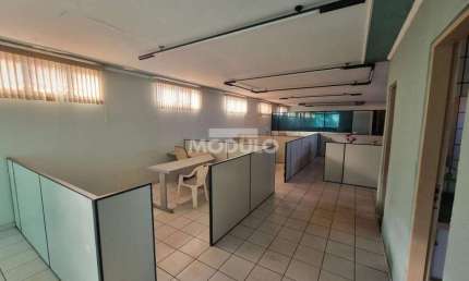 Barracão / Galpão / Depósito para alugar na Rua Aguapé, --, Chácaras Tubalina e Quartel, Uberlândia