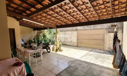 CASA RESIDENCIAL à venda, 3 quartos, 1 suíte, 2 vagas, Jardim Europa - Uberlândia/MG