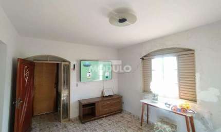 PRÉDIO à venda, 4 quartos, 2 suítes, 1 vaga, TIBERY - Uberlândia/MG