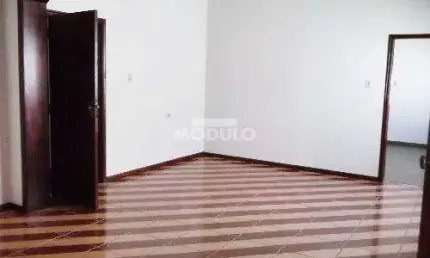 CASA RESIDENCIAL à venda, 3 quartos, 2 suítes, 2 vagas, Brasil - Uberlândia/MG