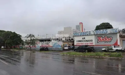 Barracão / Galpão / Depósito para alugar na Avenida Rondon Pacheco, --, Lidice, Uberlândia