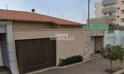 CASA RESIDENCIAL à venda, 3 quartos, 3 suítes, 2 vagas, Chácaras Tubalina e Quartel - Uberlândia/MG