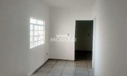 Cômodo comercial para locação Bairro Nossa Senhora Aparecida