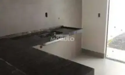 Casa com 3 quartos à venda na Rua Abelardo Penna, --, Laranjeiras, Uberlândia
