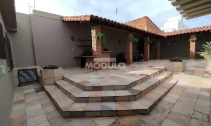 Casa com 3 quartos à venda na Rua Claudemiro José de Souza, --, Brasil, Uberlândia