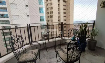 Apartamento com 4 quartos à venda na Rua Professor Pedro Bernardo, --, Centro, Uberlândia