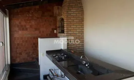 Casa Residencial para locação Bairro Jardim Patrícia com 3 quartos