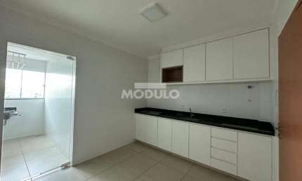 Apartamento com 3 quartos para alugar na Rua Pedro Gustin, --, Tubalina, Uberlândia