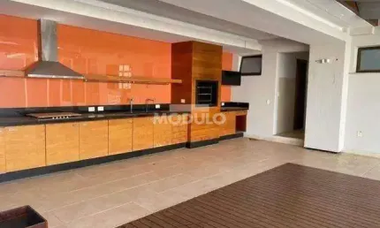 Casa residencial em Condomínio para locação no Bairro Morada da Colina