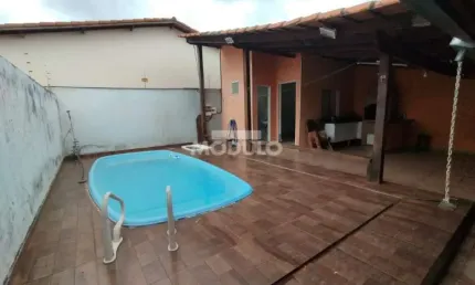 Casa com 3 quartos à venda na Rua Xilita, --, Dona Zulmira, Uberlândia