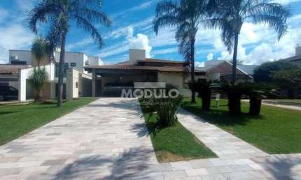 Casa residencial para locação Jardim Karaiba com 3 quartos