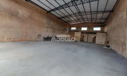 Barracão / Galpão / Depósito para alugar na Avenida Segismundo Pereira, --, Novo Mundo, Uberlândia