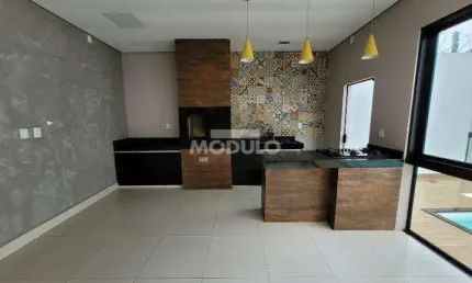 Casa residencial para locação no Bairro Nova Uberlândia com 3 quartos