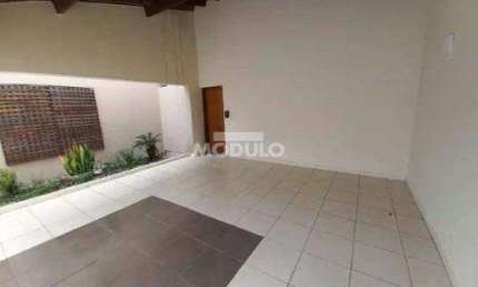 Casa residencial para locação Bairro Daniel Fonseca com 3 quartos