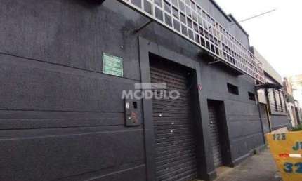 Casa para alugar na Rua Bernardo Guimarães, --, Centro, Uberlândia