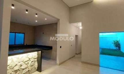 CASA RESIDENCIAL à venda, 3 quartos, 1 suíte, 2 vagas, ALTO UMUARAMA - Uberlândia/MG