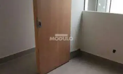 Casa com 3 quartos à venda na Rua Abelardo Penna, --, Parque das Laranjeiras, Uberlândia
