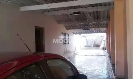 CASA RESIDENCIAL à venda, 3 quartos, 3 vagas, Santa Mônica - Uberlândia/MG