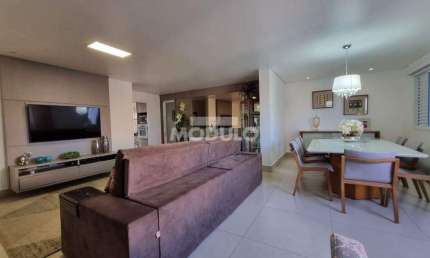 Apartamento com 3 quartos à venda na Rua Teixeira Santana, --, Fundinho, Uberlândia