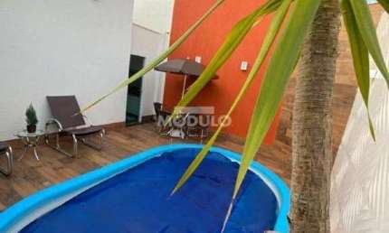 Casa com 3 quartos à venda na Rua Thaís Rodrigues, --, Santa Rosa, Uberlândia