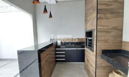 Casa com 3 quartos à venda na Rua dos Pinheiros, --, Cidade Jardim, Uberlândia