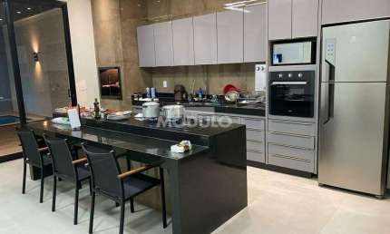 Casa com 3 quartos à venda na Rua Dourada, --, Grand Ville, Uberlândia