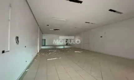 Ponto comercial para alugar na Avenida Cipriano Del Favero, --, Centro, Uberlândia