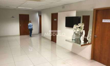 Sala comercial para alugar na Avenida Vasconcelos Costa, --, Osvaldo Rezende, Uberlândia