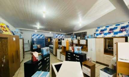 Excelente ponto comercial de 200 M na avenida com casa