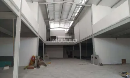Galpão comercial para locação no Centro de Uberlândia