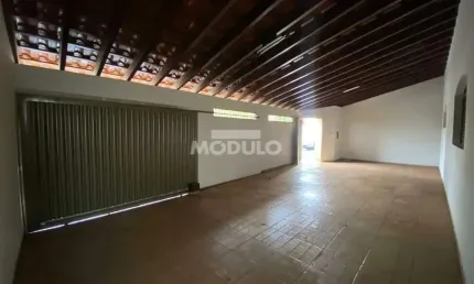 Casa com 3 quartos à venda na Rua Antônio Marciano de Ávila, --, Santa Mônica, Uberlândia