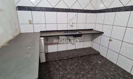 Sala comercial para alugar na Rua das Papoulas, --, Cidade Jardim, Uberlândia