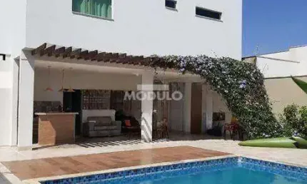 Casa residencial para locação, bairro Jardim Karaiba