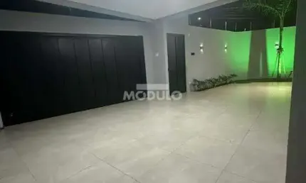 Casa com 3 quartos à venda na Rua Orvieto, --, Jardim Europa, Uberlândia